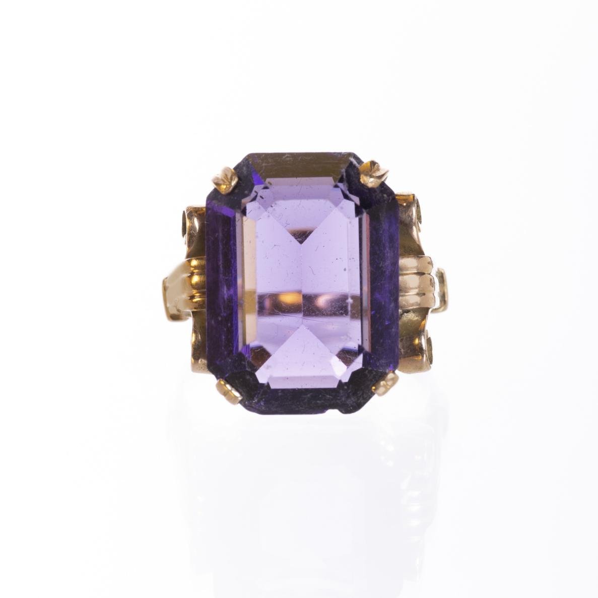 Anillo en oro 18 K con amatista