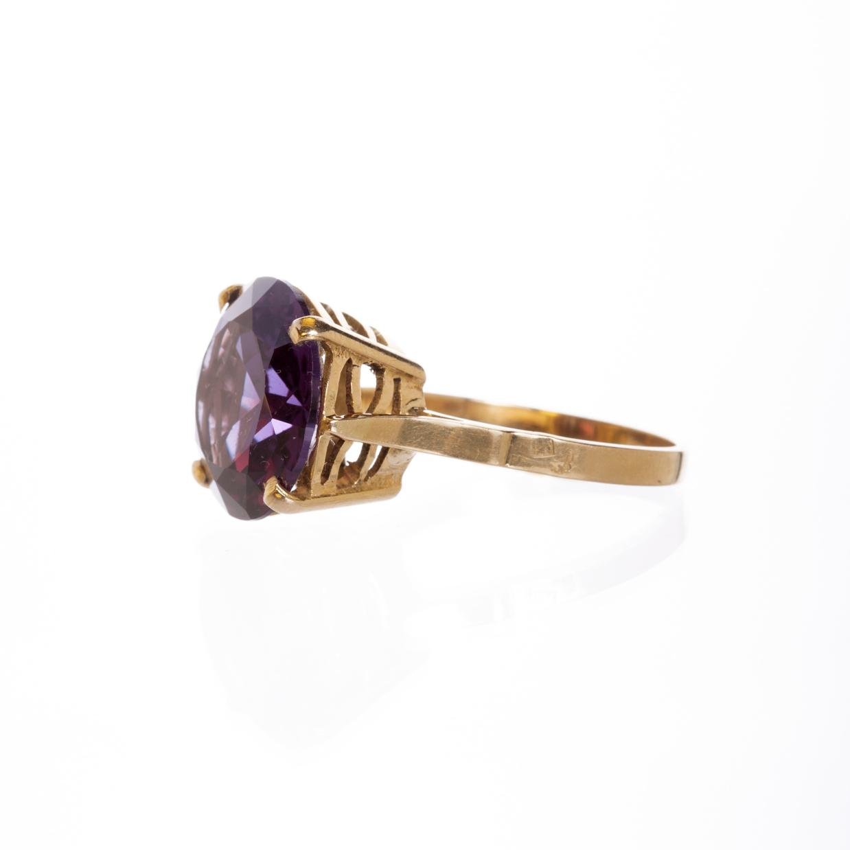 Anillo en oro 18 K con amatista