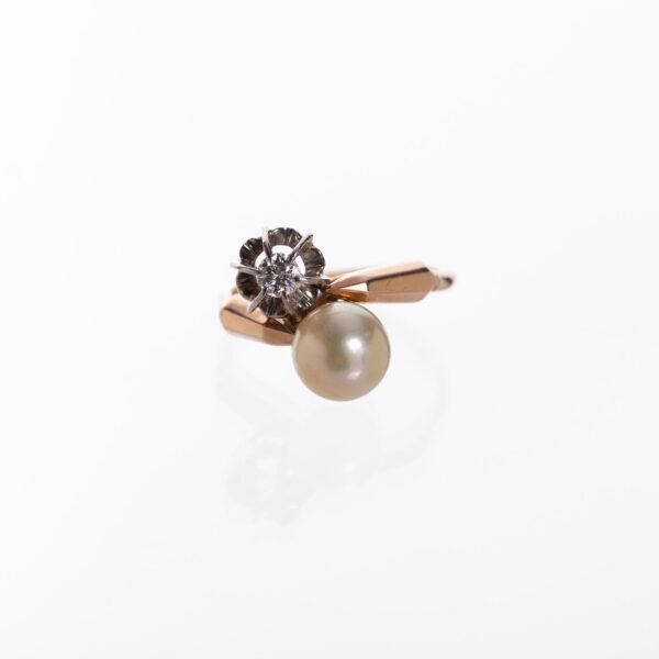 Anillo en oro 18 K con perla y brillante