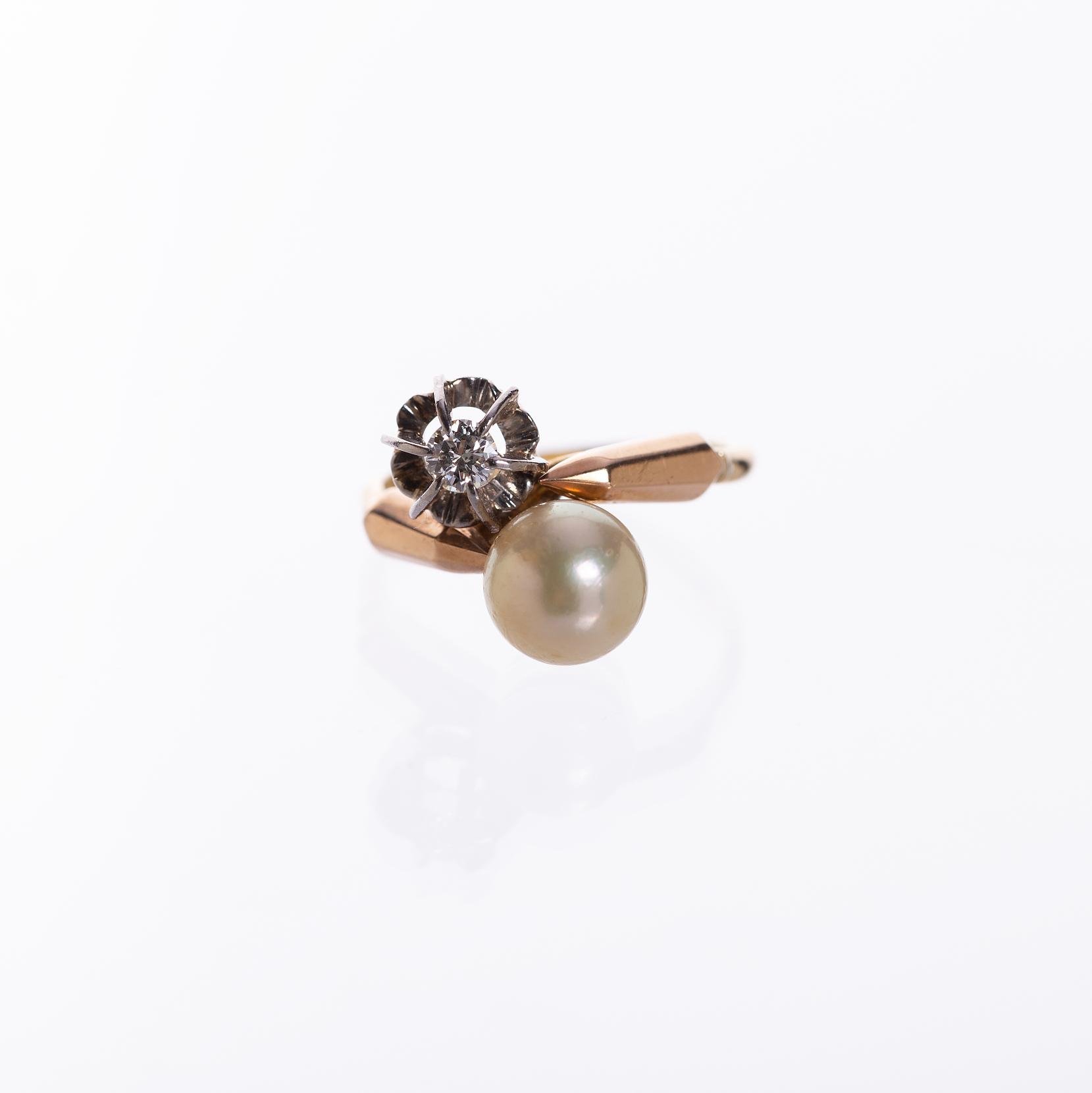 Anillo en oro 18 K con perla y brillante