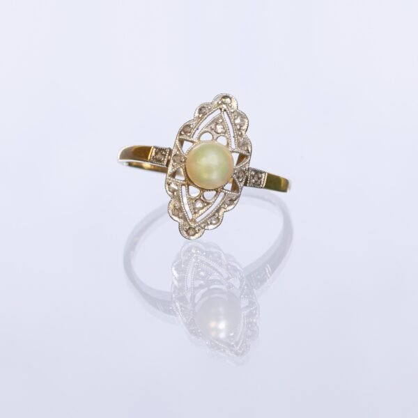 Anillo art decó oro 18 K amarillo y blanco, perla y diamantes