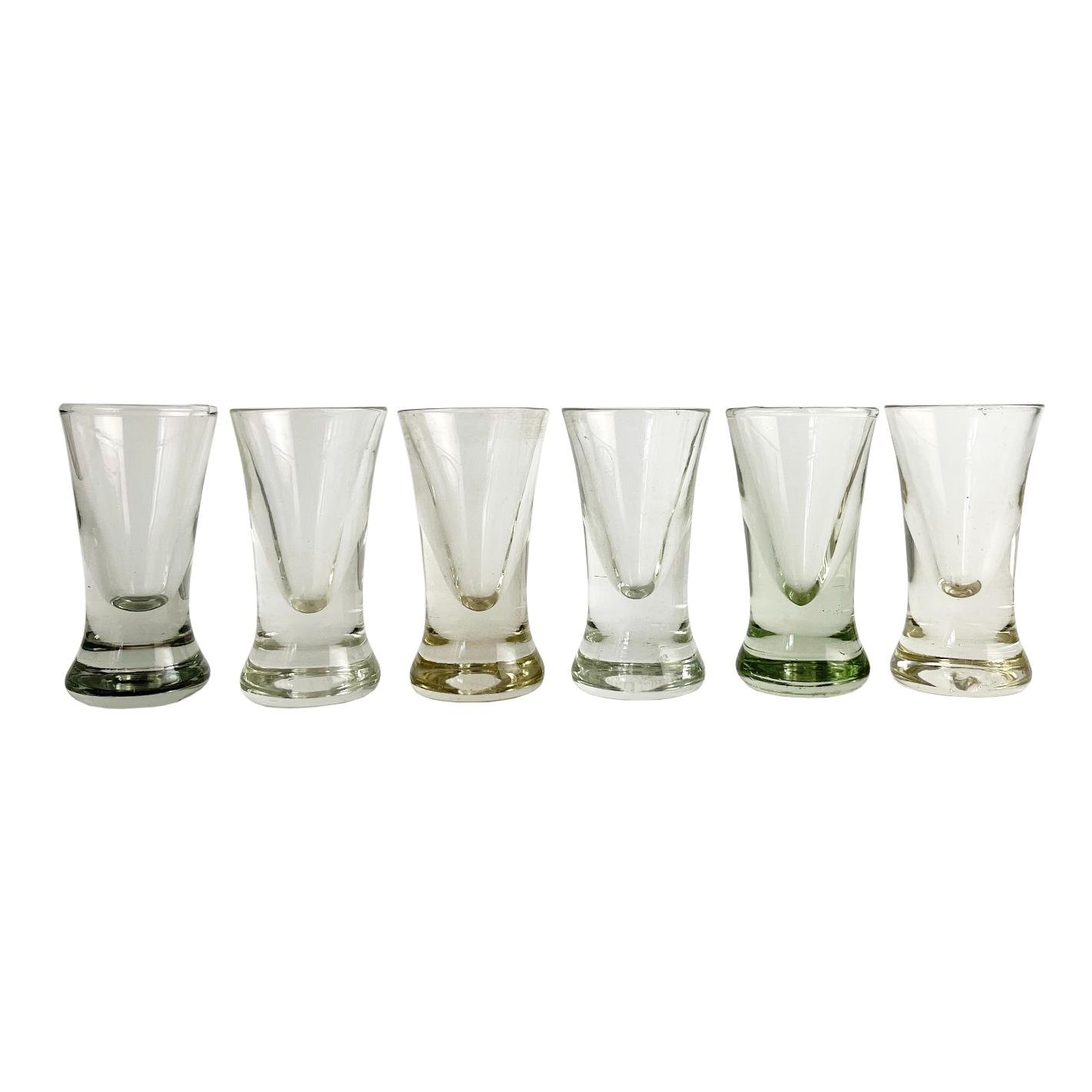 Cuatro vasos de pulpería