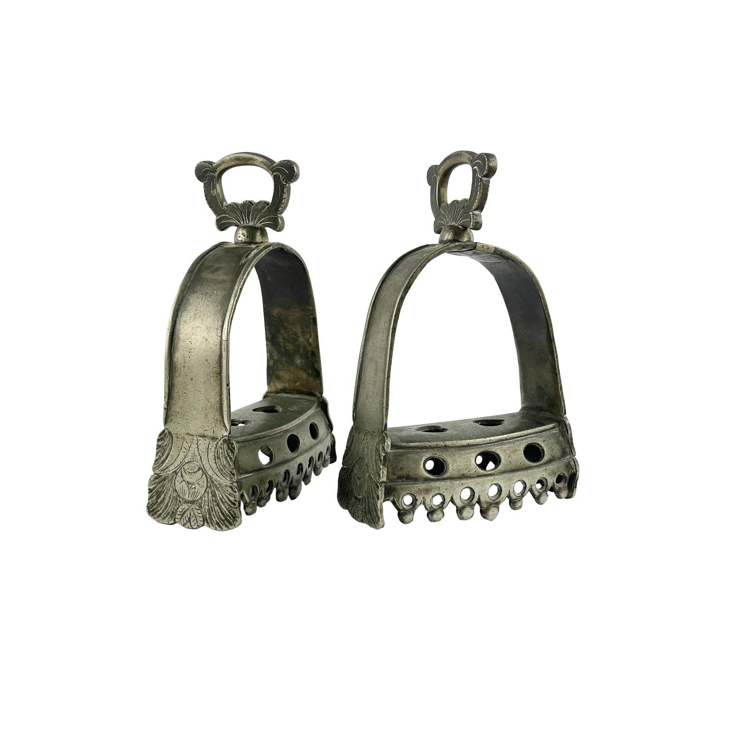 Par de estribos en metal "Garantido"