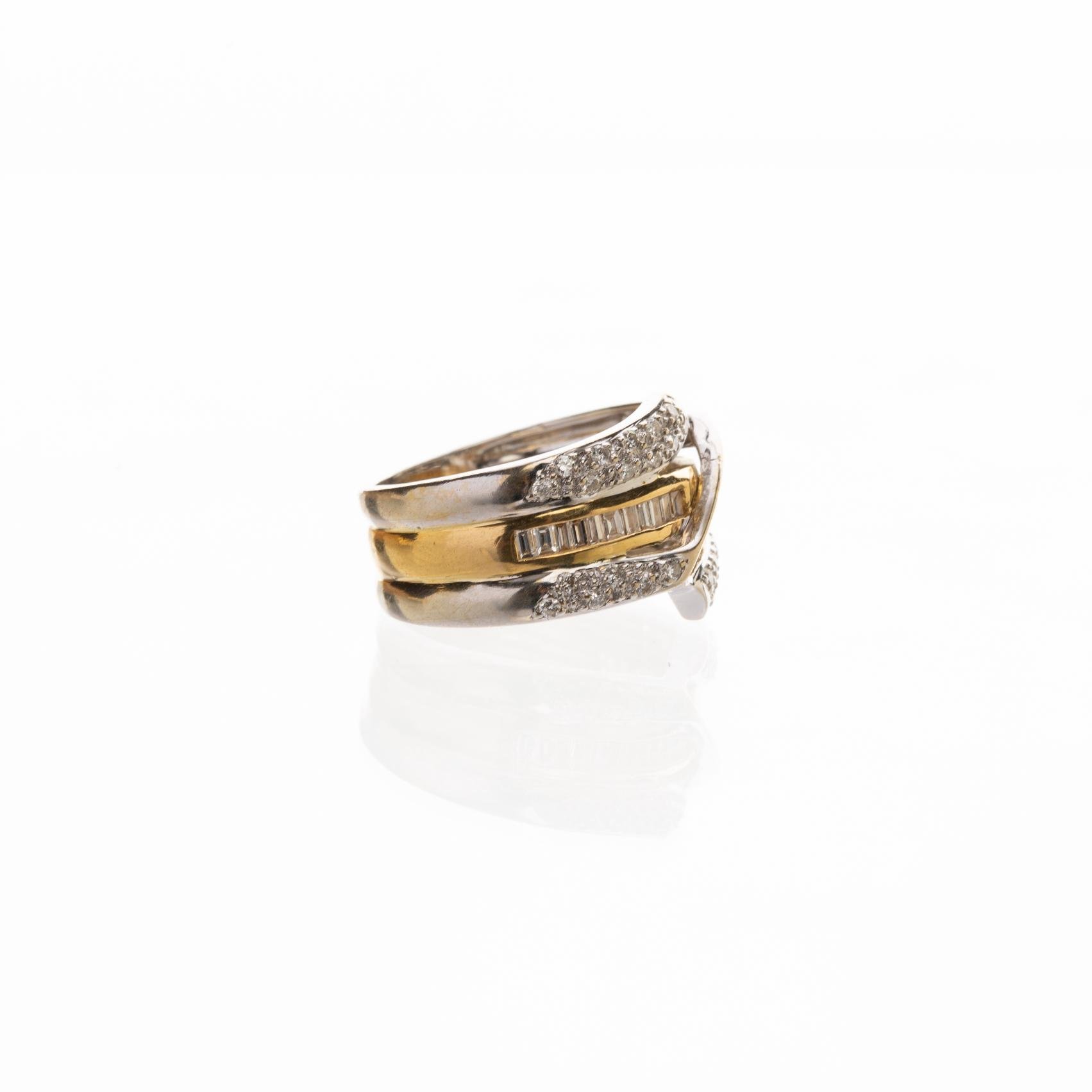Anillo en oro 18 K, diamantes y brillantes - Imagen 2