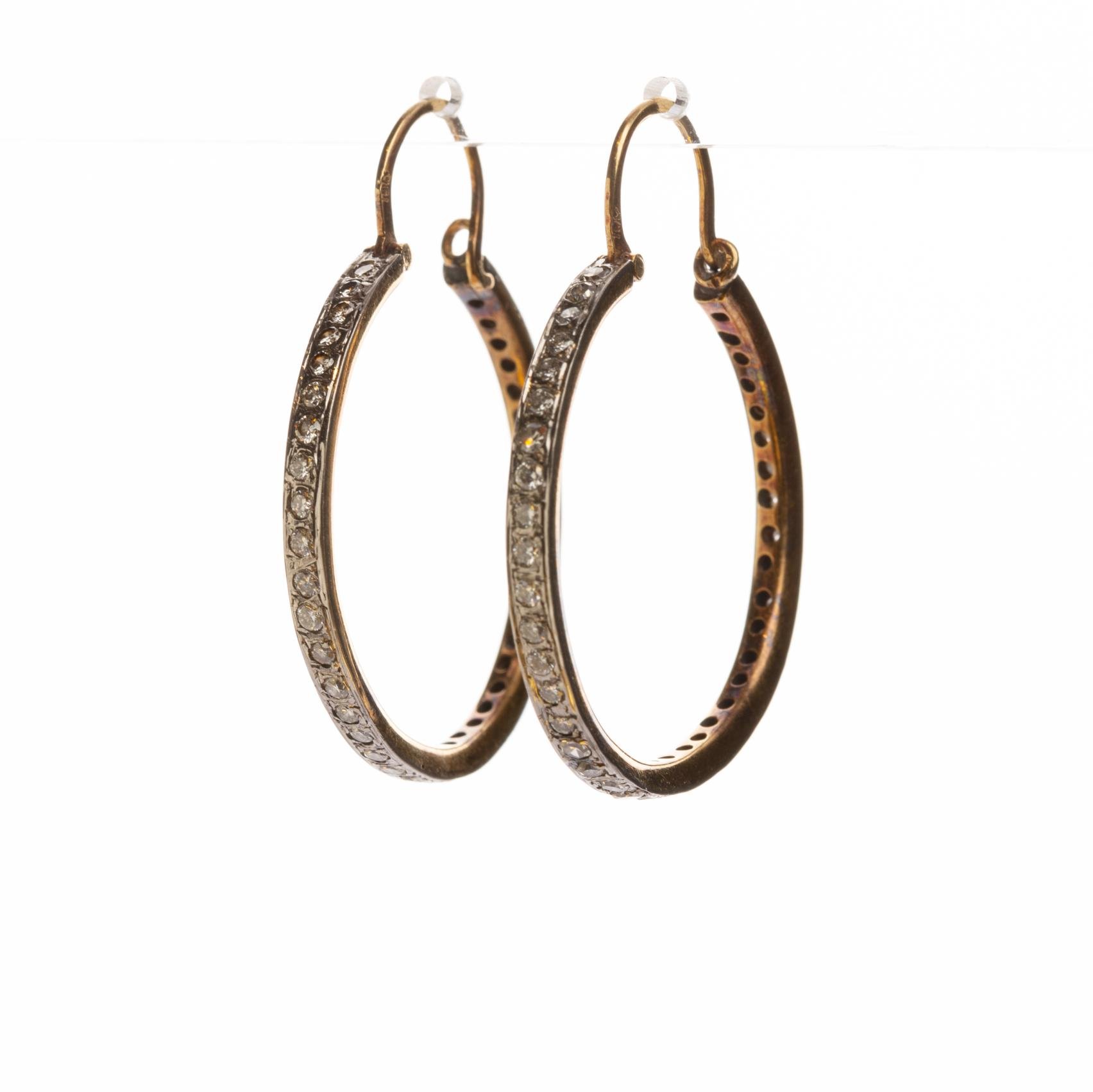 Par de caravanas en oro 18 K y brillantes