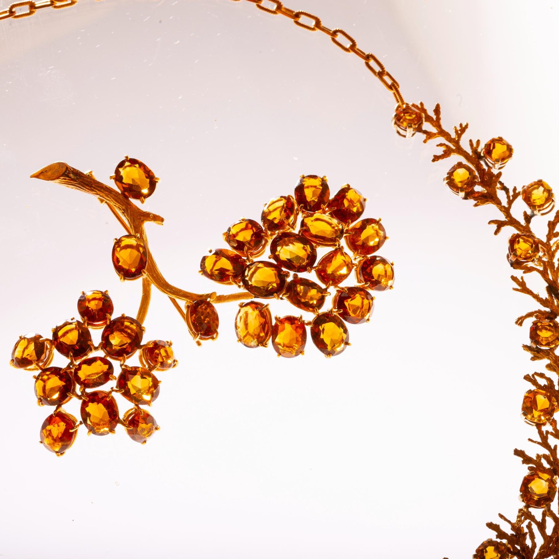 Set de gargantilla y prendedor en oro 18 K y topacios - Imagen 2