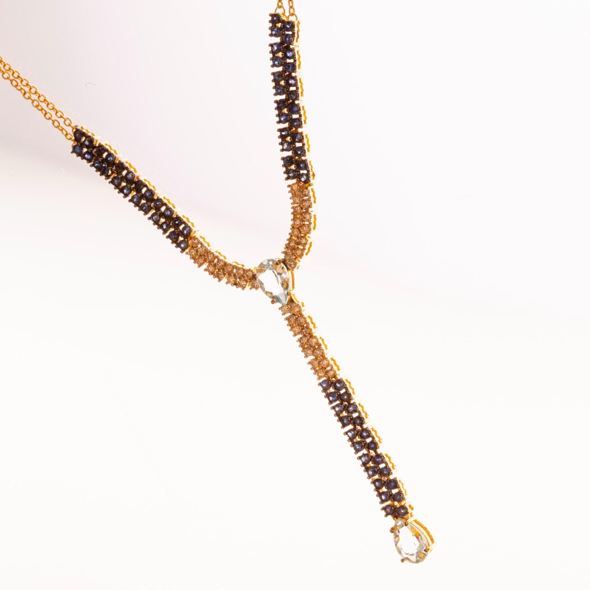 Gargantilla en oro 18 K con brillantes y zafiros - Imagen 2