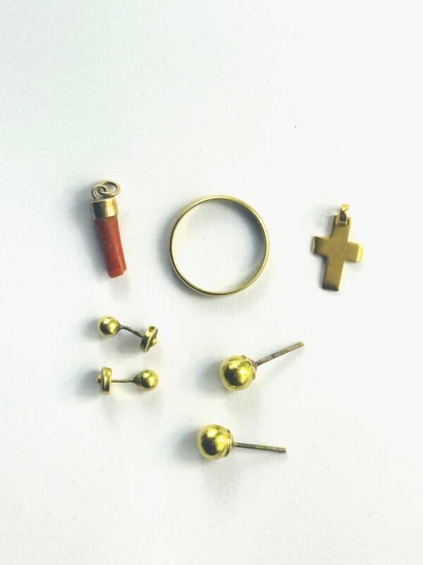 Seis piezas en oro 18 K