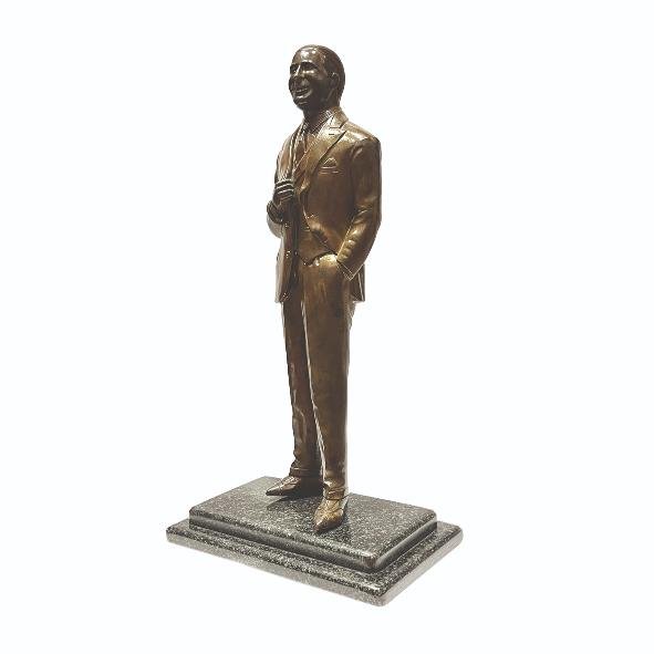 Escultura en bronce "Gardel"