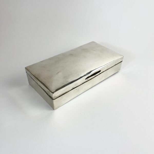 Cigarrera de sobremesa en plata