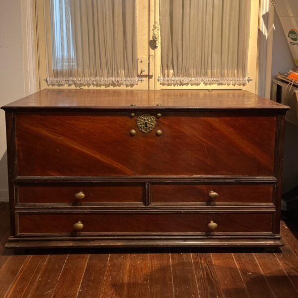 Arcón inglés en madera