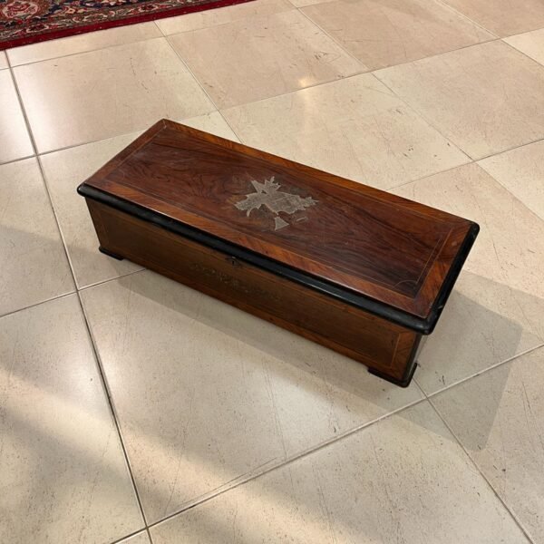 Caja musical francesa