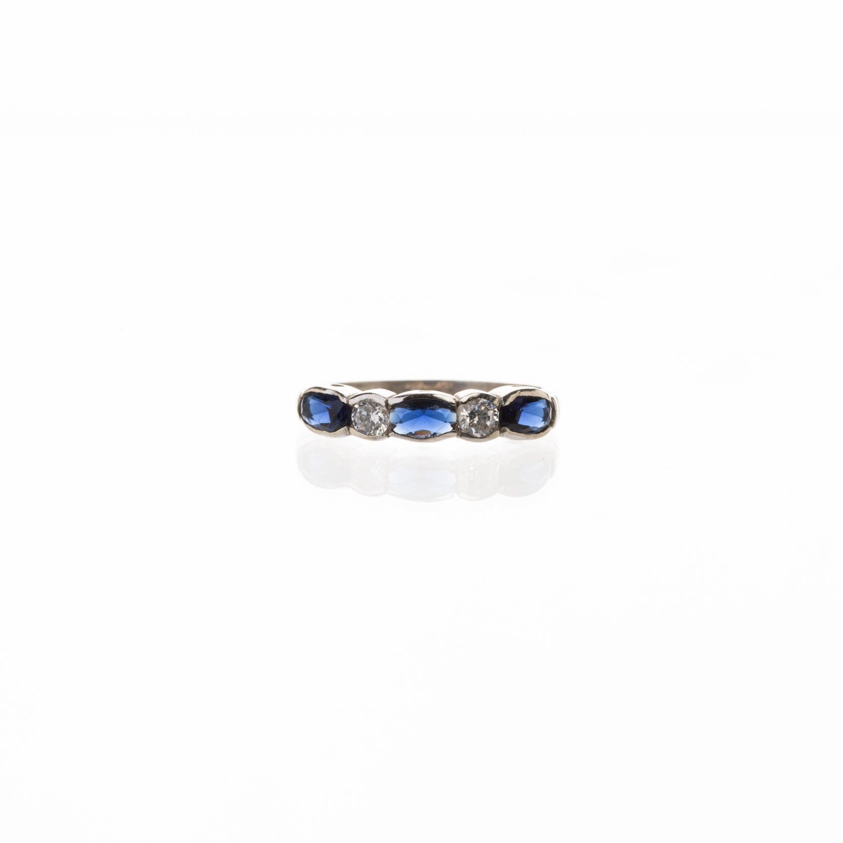 Anillo en oro 18 K, zafiros y brillantes